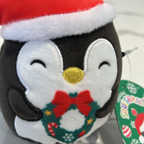 Luna penguin squishmallow - Picture 4 of 4